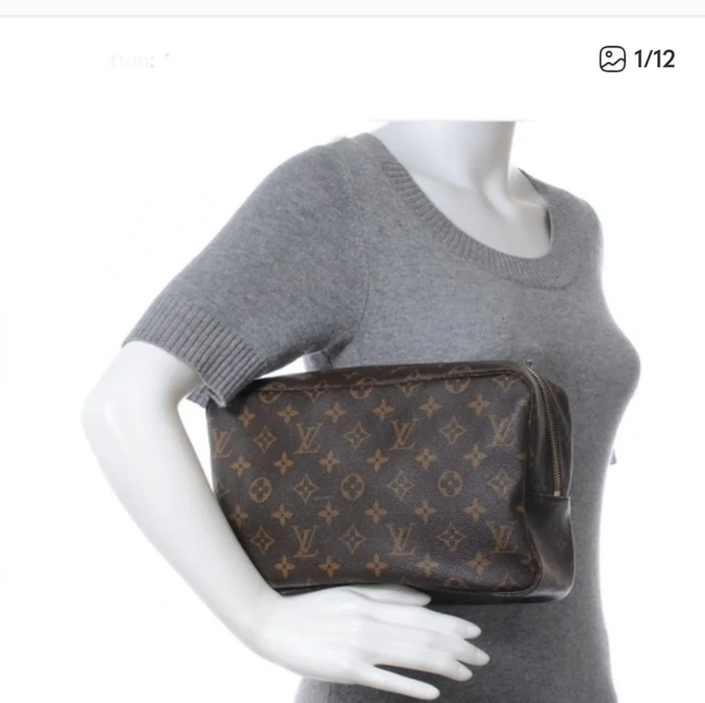 LOUIS VUITTON Monogram Canvas Trousse Toilette 28 Clutch Brown